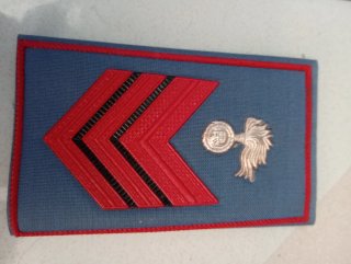 Lotto distintivi militari e nastrini
