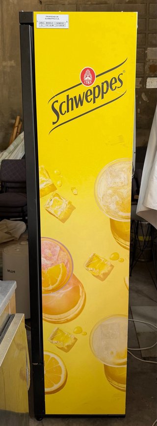 Nevera Exhibidora Schweppes Comercial