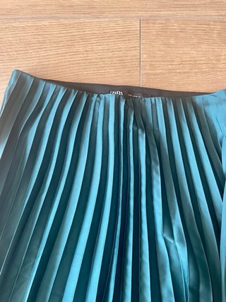 Falda plisada verde oscuro Zara Talla M