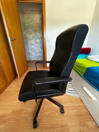 Silla de oficina IKEA RENBERGET negra (USADA)
