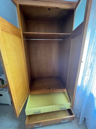 Dormitorio juvenil. Armario, cama y escritorio