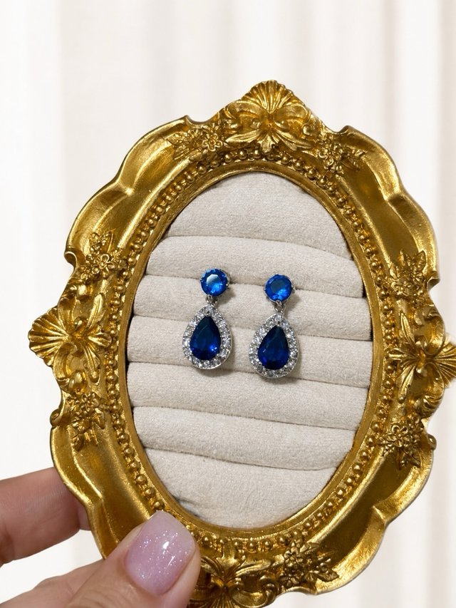 Pendientes en forma de lágrima estilo zafiro
