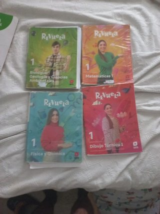 Todos los libros de 1o Bachillerato : Revuela