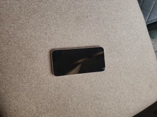 iPhone 13 Rosa Palo 128GB, con cargador y fundas