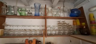 Surtido de menaje de cocina metálico