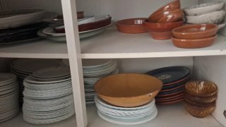 Surtido de menaje de cocina metálico