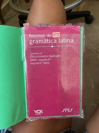 Diccionario ilustrado latín-español/ español-latín