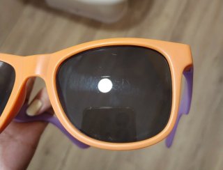Gafas de sol infantiles naranja y morado