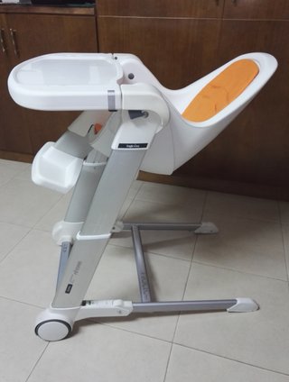 Trona Inglesina Zuma + Lote alimentación