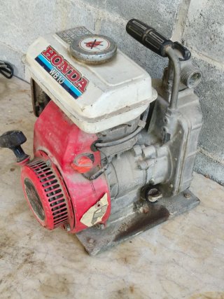 Motobomba Honda WB10 para reparar
