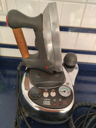 Ferro da stiro con caldaia