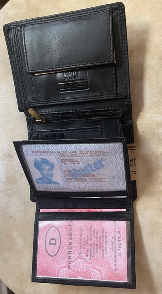 Cartera de Piel de Búfalo Negra RFID
