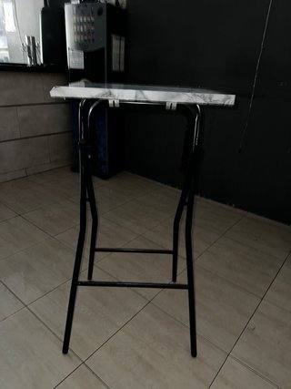 Mesa plegable efecto mármol