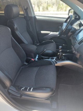 Mitsubishi Outlander 2011