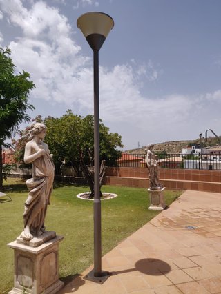 Farola de acero