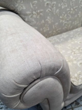 Sofá 2 plazas beige floral seminuevo