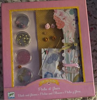 Kit Manualidades Djeco Perlas y Flores