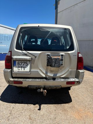 Mitsubishi Montero 2006