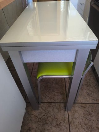 Mesa cocina  plegable con 2 taburetes