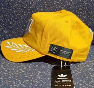 Gorra Adidas x Bad Bunny x Mercedes-AMG Petronas.