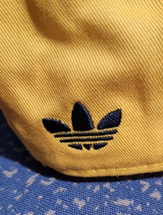 Gorra Adidas x Bad Bunny x Mercedes-AMG Petronas.
