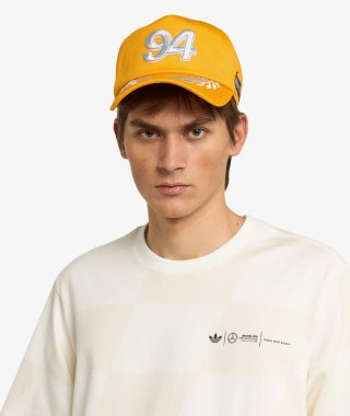 Gorra Adidas x Bad Bunny x Mercedes-AMG Petronas.