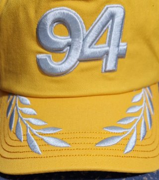 Gorra Adidas x Bad Bunny x Mercedes-AMG Petronas.