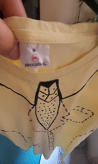 Camiseta amarilla pintada a mano ORIGINAL