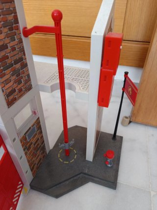 Cuartel Bomberos Playmobil con Accesorios