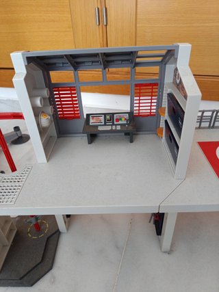 Cuartel Bomberos Playmobil con Accesorios