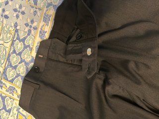 Traje de hombre gris oscuro dos piezas