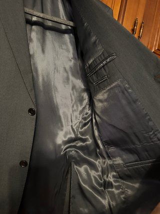 Traje de hombre gris oscuro dos piezas