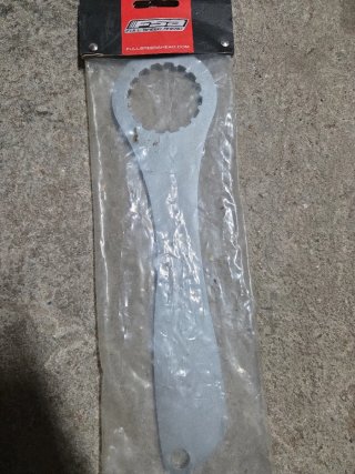Llave cazoletas pedalier MegaEVO