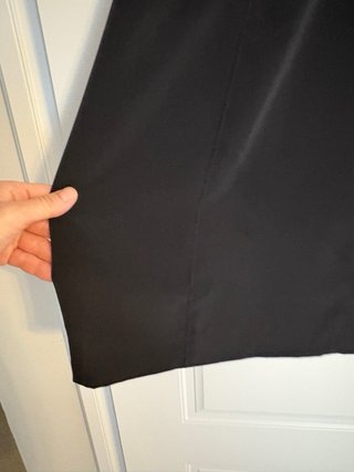 Vestito nero Simorra con bottoni dorati