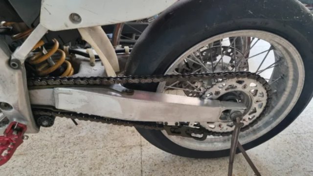 9 HONDA CRF 450 SUPERMOTARD 2005