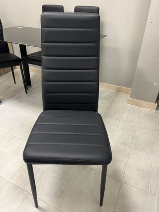 Mesa Comedor Negra con 4 Sillas