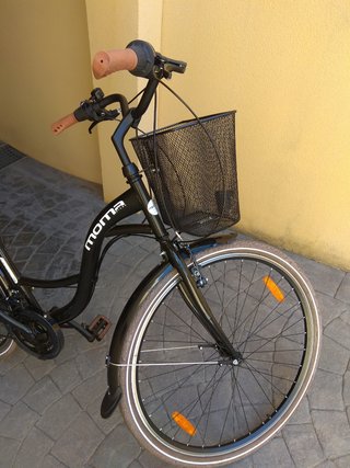Bicicleta Urbana Moma 28 " Negra, 21 velocidades