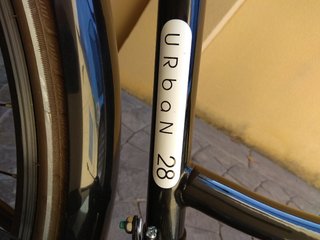 Bicicleta Urbana Moma 28 " Negra, 21 velocidades