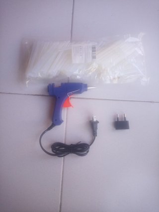 Pistola de pegamento de termofusión + 150 barras