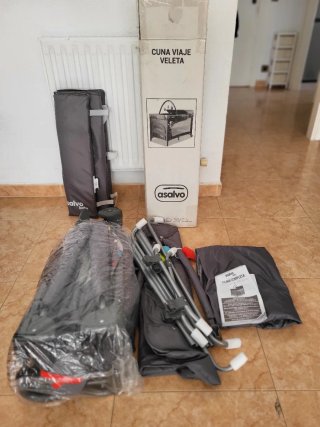 Cuna de viaje Veleta, con accesorios sin usar
