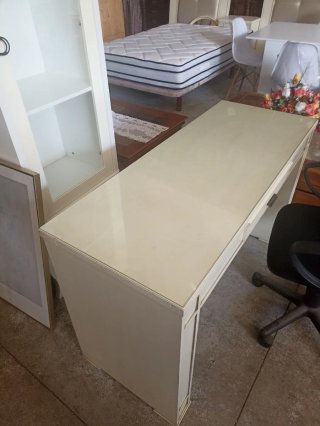 Mesa de cristal beige