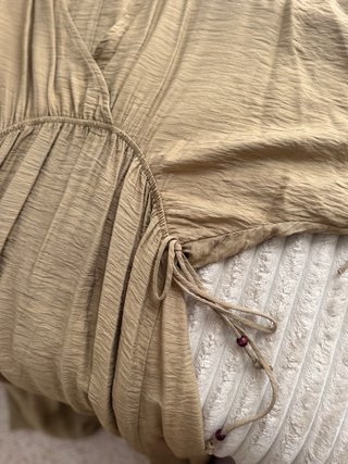 Vestido Túnica Midi Dorado