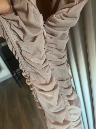 Abito Zara arricciato beige taglia M