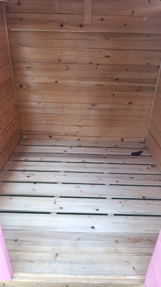 Casita de madera infantil