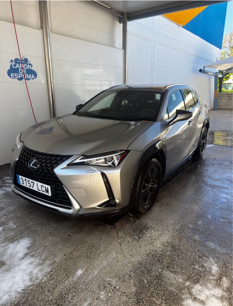 Lexus UX 2019 - foto 1