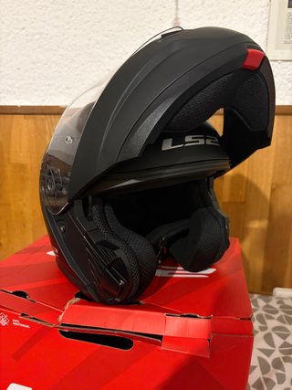 Lote casco modular negro mate y guantes de moto