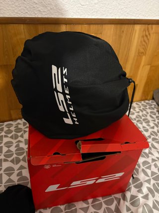 Lote casco modular negro mate y guantes de moto