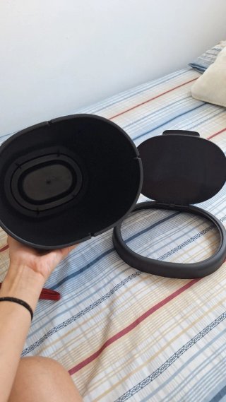 Cubo basura pequeño negro