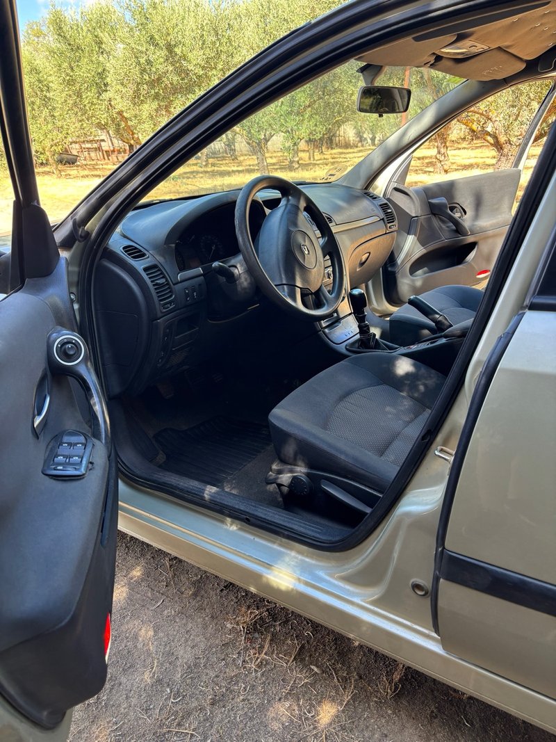 Renault Laguna 2006 - foto 1
