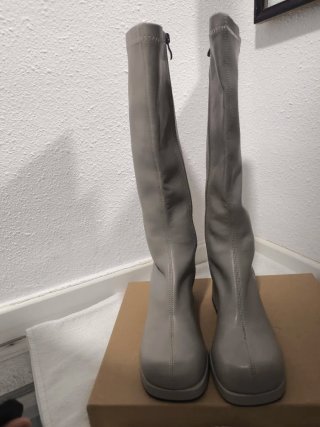 Botas grises de tacón